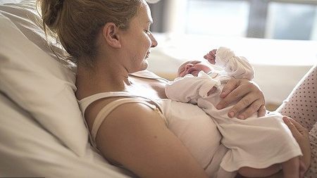泰州代生公司生孩子-通过试管婴儿出生的孩子是自己的吗？